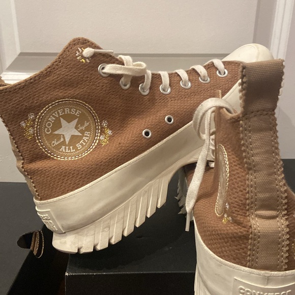 Converse - Picture 3 of 3